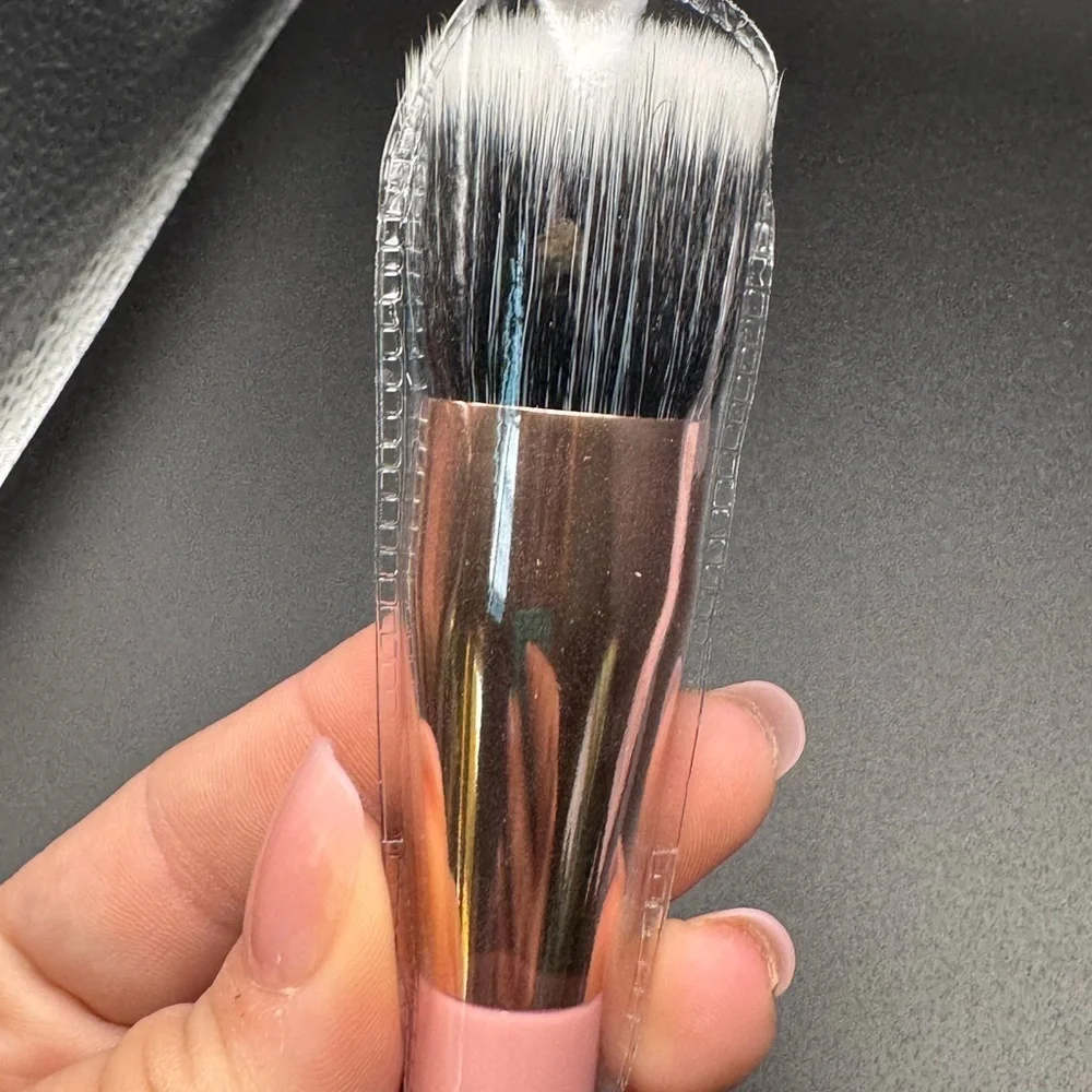 Mally Pink Stippling Foundation Brush-New in bag MRSP $18